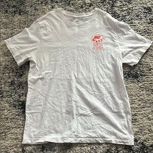 Nike White and Orange Short Sleeve Tee